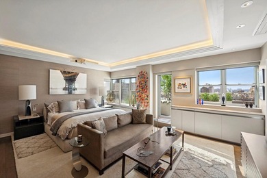 A truly rare offering in the heart of Greenwich Village, this - photo 6