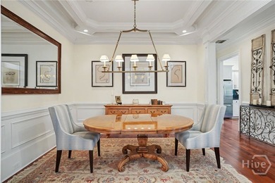 Centrally located in desirable Oakridge, this meticulously - photo 7