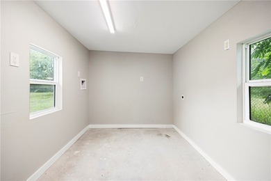 Welcome Home! Clean, simple, and move-in ready, this 3-bedroom - photo 11