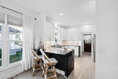 Spacious and versatile ~ this FIVE bedroom / 3 full bath - photo 13