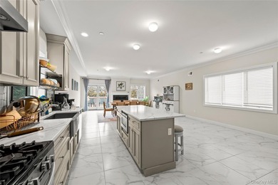 Welcome to this beautifully maintained, newly built home (2023) - photo 13