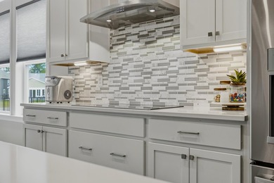 Welcome to this beautifully maintained 3-bedroom, 2-bath home in - photo 14