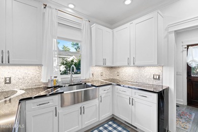 Spacious and versatile ~ this FIVE bedroom / 3 full bath - photo 18