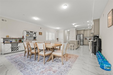 Welcome to this beautifully maintained, newly built home (2023) - photo 19