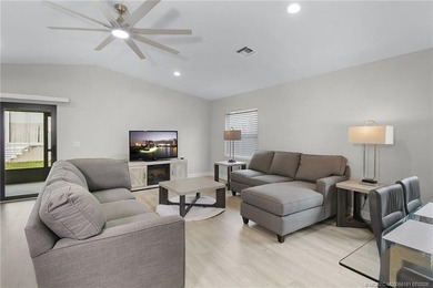Beautiful furnished CBS 2 Bedroom, 2 Bath, One car garage CBS - photo 9