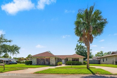 Welcome to Isle of Palms, a highly sought-after Jacksonville - photo 2