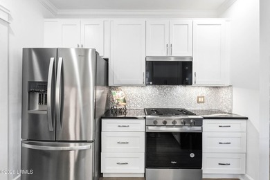 Spacious and versatile ~ this FIVE bedroom / 3 full bath - photo 23