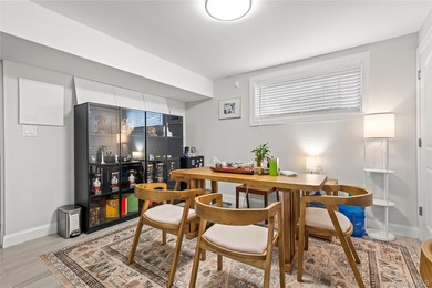 Welcome to this beautifully maintained, newly built home (2023) - photo 23