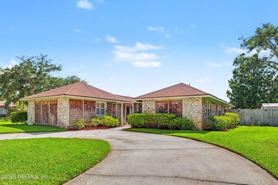 Welcome to Isle of Palms, a highly sought-after Jacksonville - photo 3