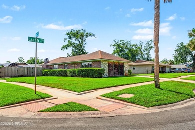 Welcome to Isle of Palms, a highly sought-after Jacksonville - photo 4