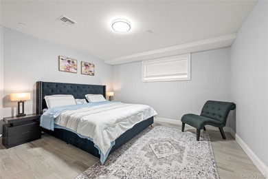 Welcome to this beautifully maintained, newly built home (2023) - photo 26
