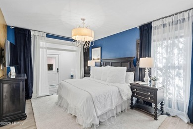 Spacious and versatile ~ this FIVE bedroom / 3 full bath - photo 29