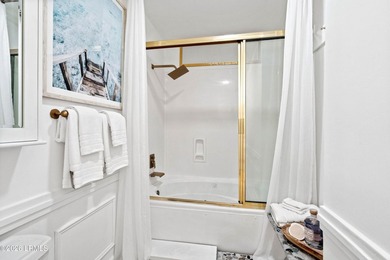 Spacious and versatile ~ this FIVE bedroom / 3 full bath - photo 36
