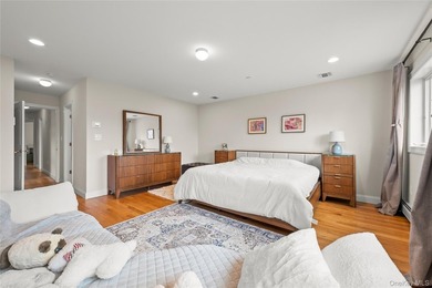 Welcome to this beautifully maintained, newly built home (2023) - photo 43
