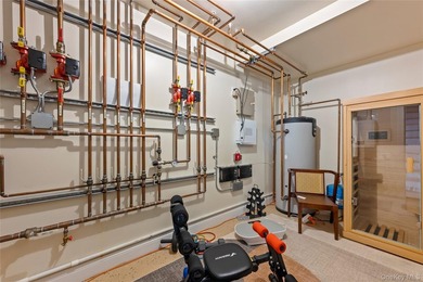 Welcome to this beautifully maintained, newly built home (2023) - photo 46
