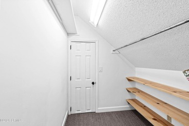Spacious and versatile ~ this FIVE bedroom / 3 full bath - photo 47