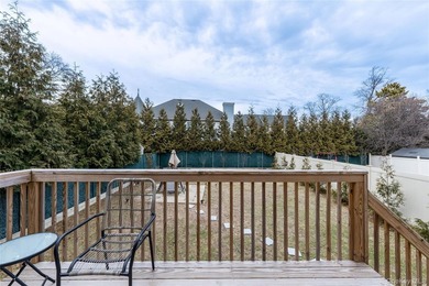 Welcome to this beautifully maintained, newly built home (2023) - photo 47