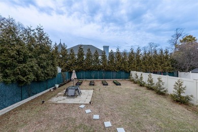 Welcome to this beautifully maintained, newly built home (2023) - photo 48