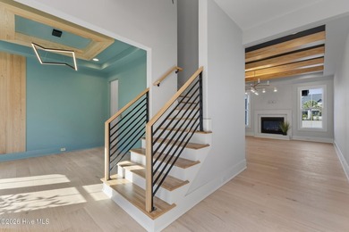 Custom Contemporary 4Bdr/2.5 Bath home in the desirable Resort - photo 4