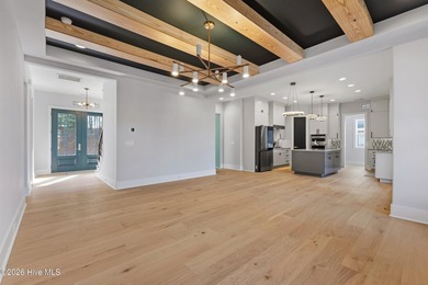 Custom Contemporary 4Bdr/2.5 Bath home in the desirable Resort - photo 6