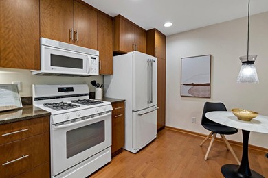 This sophisticated Glen Lake townhome is nestled in a quiet - photo 11
