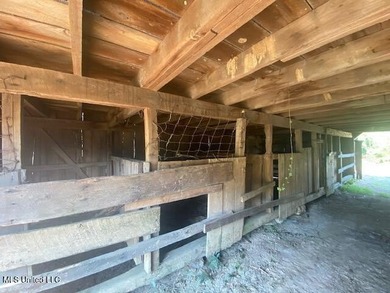 42 beautiful acres, with rolling pastures, mature trees and - photo 14