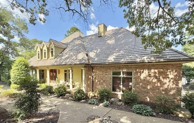 Welcome to one of Lake Hamilton's premier waterfront estates - photo 5