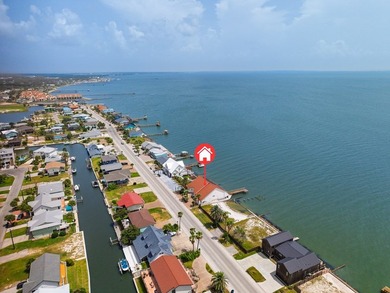 Perfectly positioned on the shores of Aransas Bay, this - photo 49
