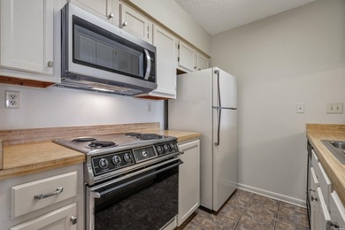 Enjoy lakefront living in Unit 5I of the Emerald Isle - photo 8