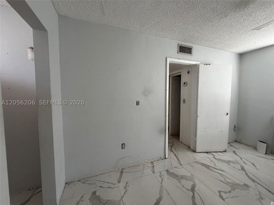 Fantastic investment opportunity in the highly desirable Point - photo 3