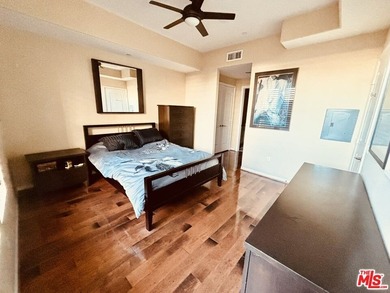 Welcome to Indigo, ideally located in the heart of the Marina - photo 6
