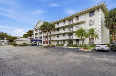 Spacious 2-bedroom, 2-bath condo in the heart of Davie! Ideally - photo 3