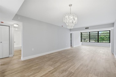 Spacious 2-bedroom, 2-bath condo in the heart of Davie! Ideally - photo 7