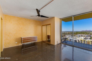 Elevated 16th-floor condo in Executive Towers offering stunning - photo 12