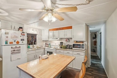 Welcome to this 2 bedroom / 1.5 bathroom home in Clearwater! - photo 14