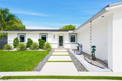 Modern vibes, smart upgrades! Tastefully updated 3-bedroom - photo 3