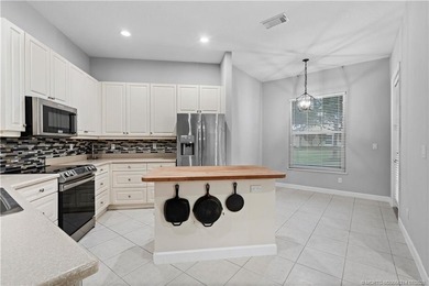 Perfectly positioned on a fenced corner lot in desirable Bedford - photo 8