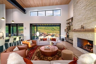 Welcome to this newly constructed home for all seasons in Alpine - photo 4
