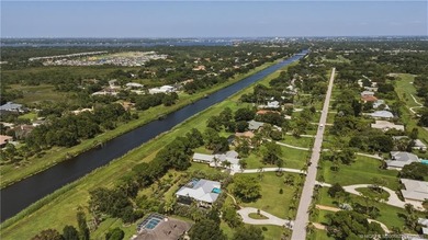 Completely renovated estate in the sought-after gated community - photo 6