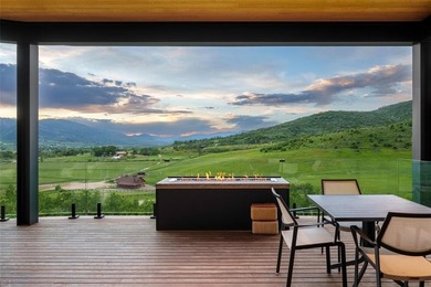 Welcome to this newly constructed home for all seasons in Alpine - photo 6