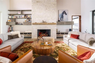 Welcome to this newly constructed home for all seasons in Alpine - photo 7