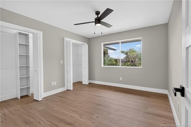 Completely renovated estate in the sought-after gated community - photo 8