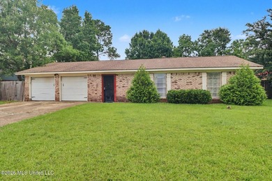 CHARMING HOME IN BILOXI! Only minutes from the beach, this home - photo 2