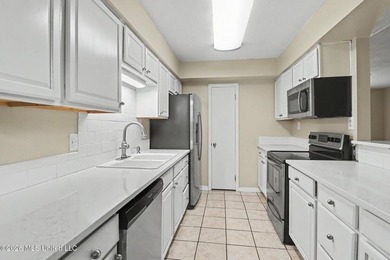 CHARMING HOME IN BILOXI! Only minutes from the beach, this home - photo 8