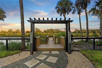 Experience the rare opportunity to enjoy luxury farmhouse living - photo 4