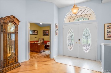 Welcome to this exceptional 2006 3-bedroom, 3-bathroom residence - photo 4