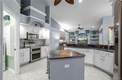 Welcome to this exceptional 2006 3-bedroom, 3-bathroom residence - photo 8