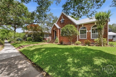 Charming and well-built, this beautifully maintained 4 bedroom - photo 2
