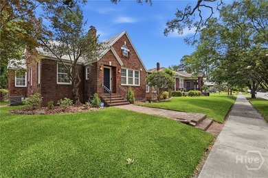 Charming and well-built, this beautifully maintained 4 bedroom - photo 3