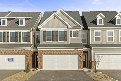 Lake Townhome/Townhouse For Sale in Bolingbrook, Illinois